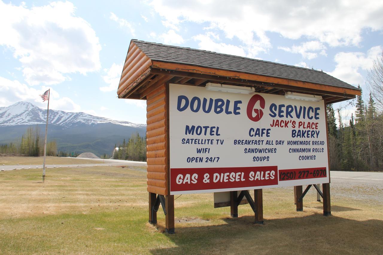 Double G Service Muncho Lake ภายนอก รูปภาพ